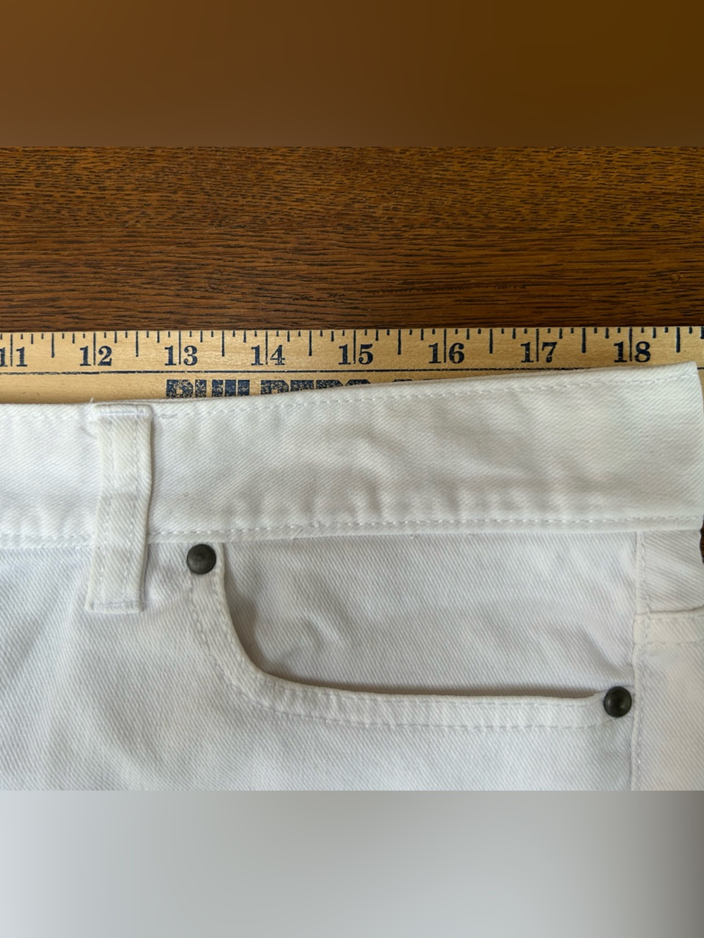 Old Navy White Straight-Leg Boot-cut Women’s Jeans Sz 14. Like new-I lost weight - Picture 9 of 9
